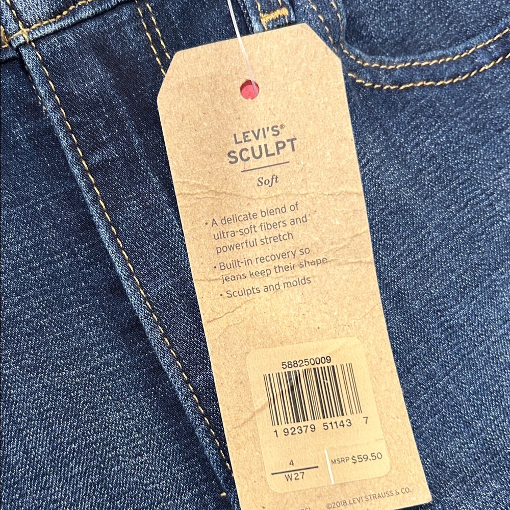 NWT Levi’s 724 High-Rise Straight Cropped Dark Wash Jeans - Picture 3 of 10